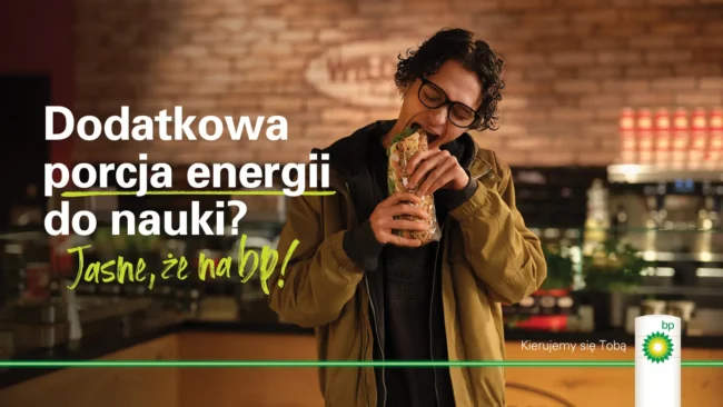 Codzienne pozy klientów „złapane” w nowej komunikacji bp